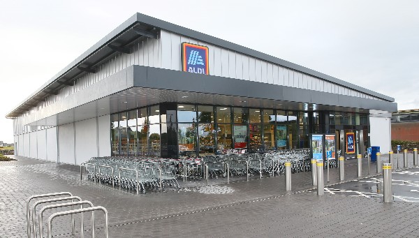 Aldi to Trial Reusable Fresh Produce Bags Made from 100% Recycled Plastic Bottles
