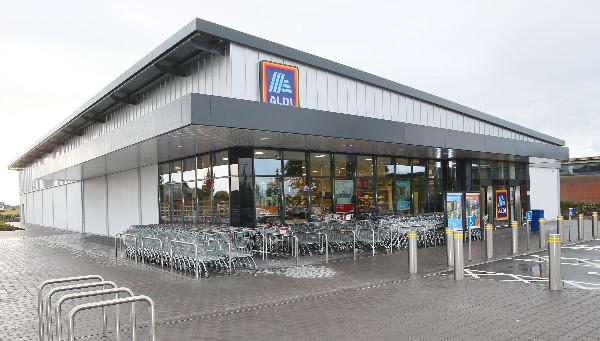  Aldi to Trial Reusable Fresh Produce Bags Made from 100% Recycled Plastic Bottles