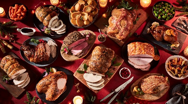 ICELAND IRELAND LAUNCHES ITS FIRST REDUCED PLASTIC PACKAGING CHRISTMAS DINNER WITH PLASTIC PACKAGING REMOVED COMPLETELY FROM 14 PRODUCTS
