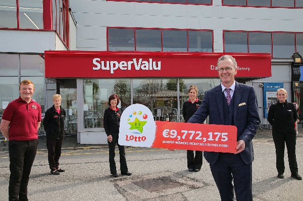 Lottery lightning strikes twice in a week for Killarney store who sell winning €9.7 million Lotto jackpot ticket  Daly’s SuperValu in Killarney celebrate Lotto success – just days after selling €500,000 EuroMillions prize