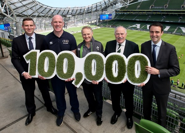 Paul O’Connell ‘lines out’ to celebrate over 100,000 kids taking part in Aldi Play Rugby 