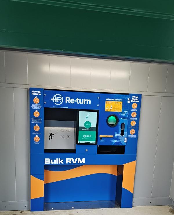Tiernan’s SuperValu Fairways leads the way with Louth’s first Bulk Reverse Vending Machine