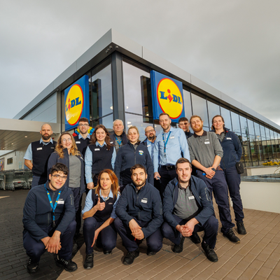 Tipperary LGFA player & LIDL LGFA brand ambassador Aishling Moloney opens LIDL's brand-new store in Clonmel Queen Street