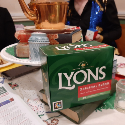 Lyons Tea announces - 'we're square'